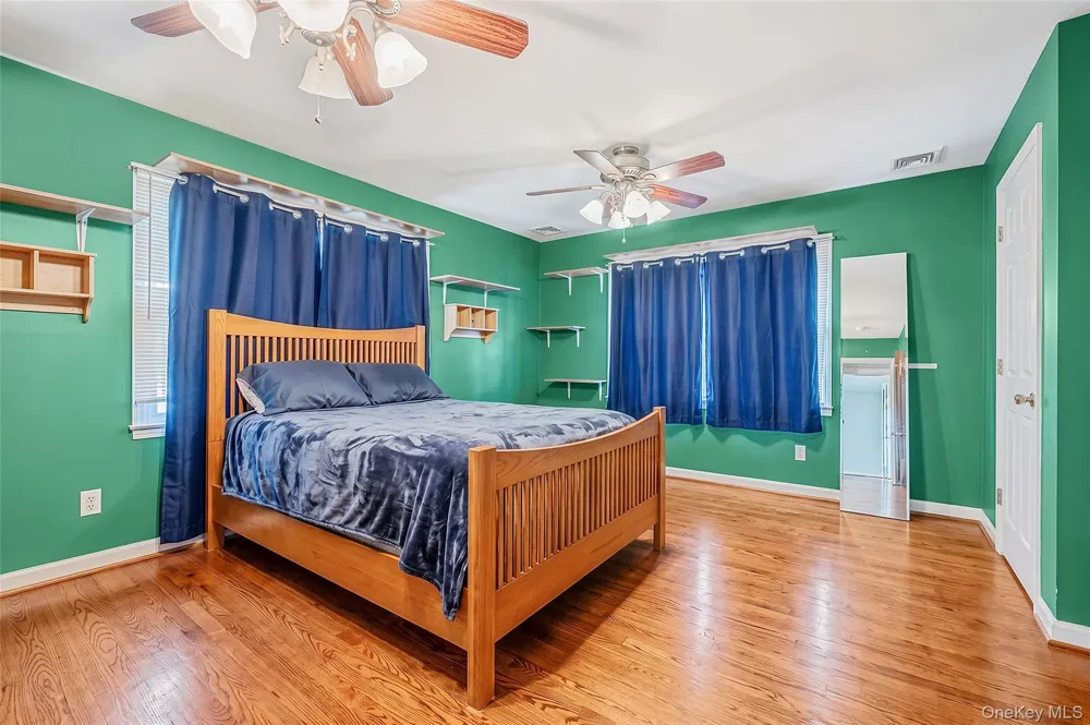 4 Teamster Lane Levittown, NY 11756