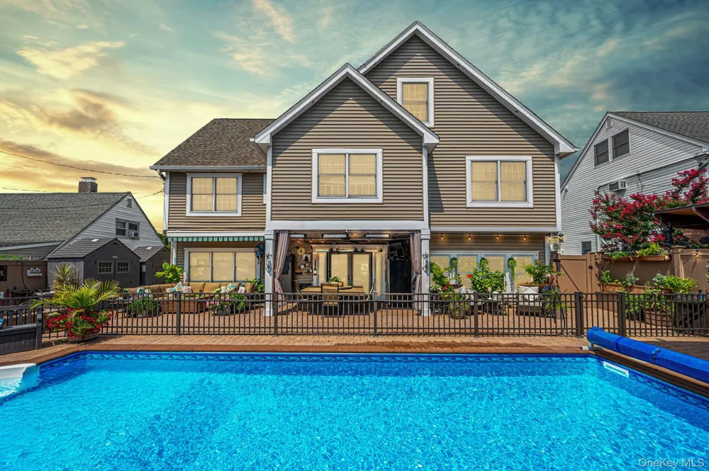 4 Teamster Lane Levittown, NY 11756