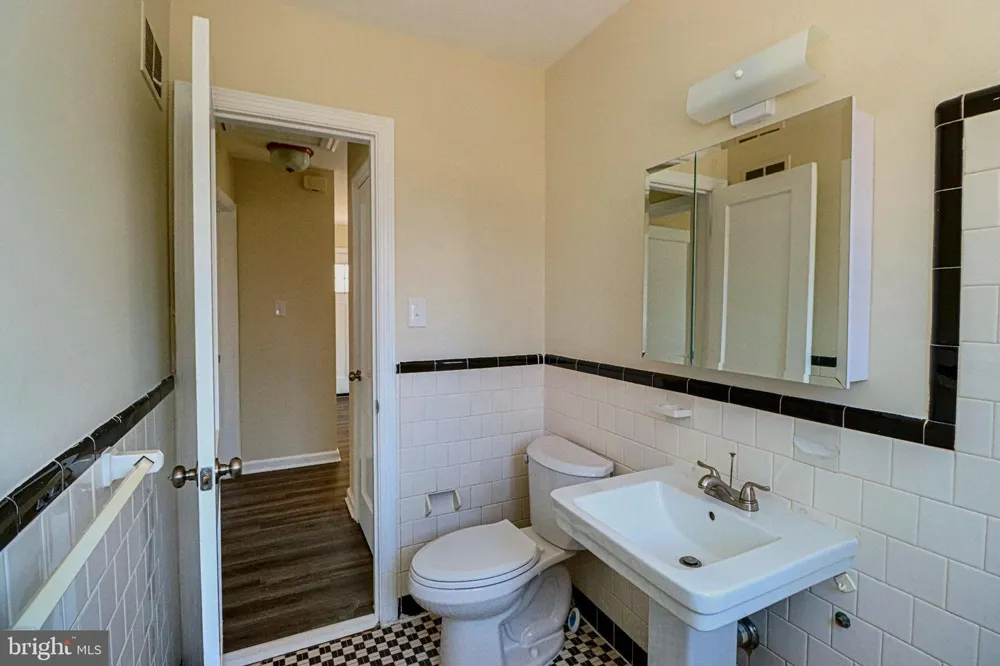 2020 S POLLARD STREET Arlington, VA 22204
