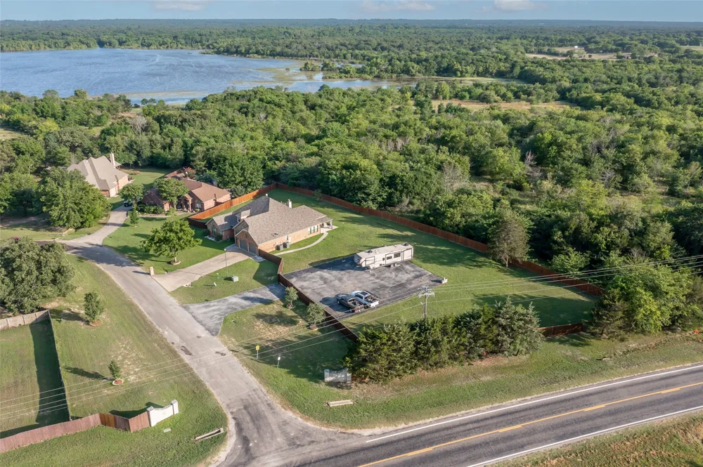 10528 Lago Vista Quinlan, TX 75474
