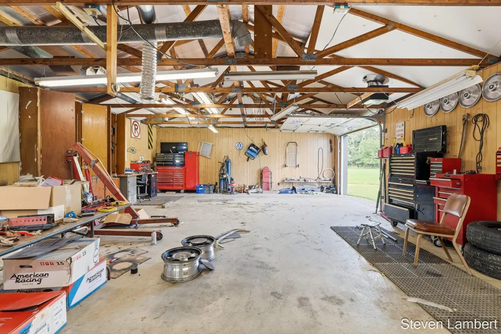 8757 M-40 Gobles, MI 49055
