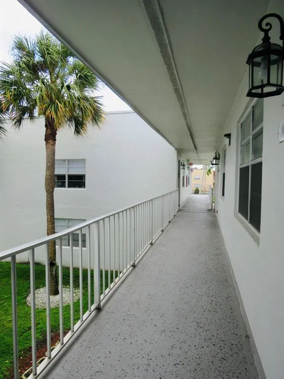 557 BURGUNDY L #557 Delray Beach, FL 33484