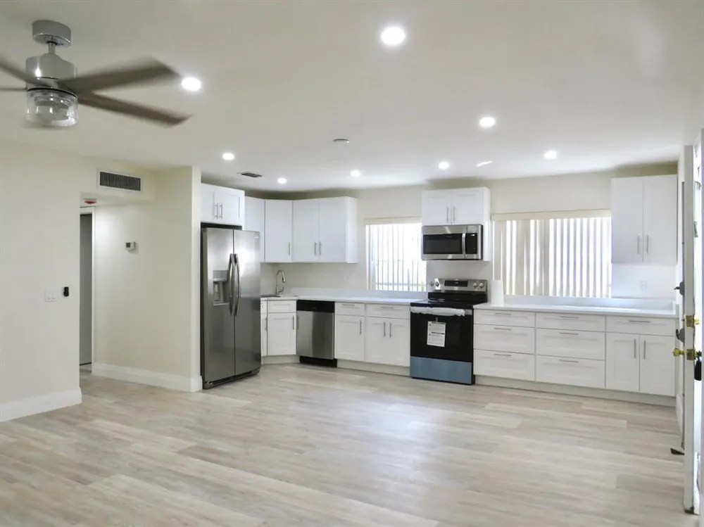 557 BURGUNDY L #557 Delray Beach, FL 33484