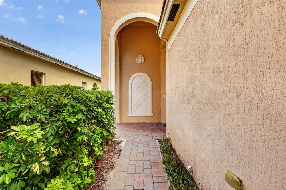 5614 SUNBERRY CIRCLE Fort Pierce, FL 34951