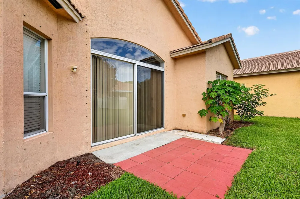 5614 SUNBERRY CIRCLE Fort Pierce, FL 34951