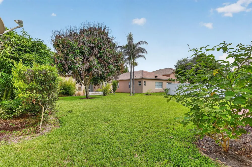 5614 SUNBERRY CIRCLE Fort Pierce, FL 34951
