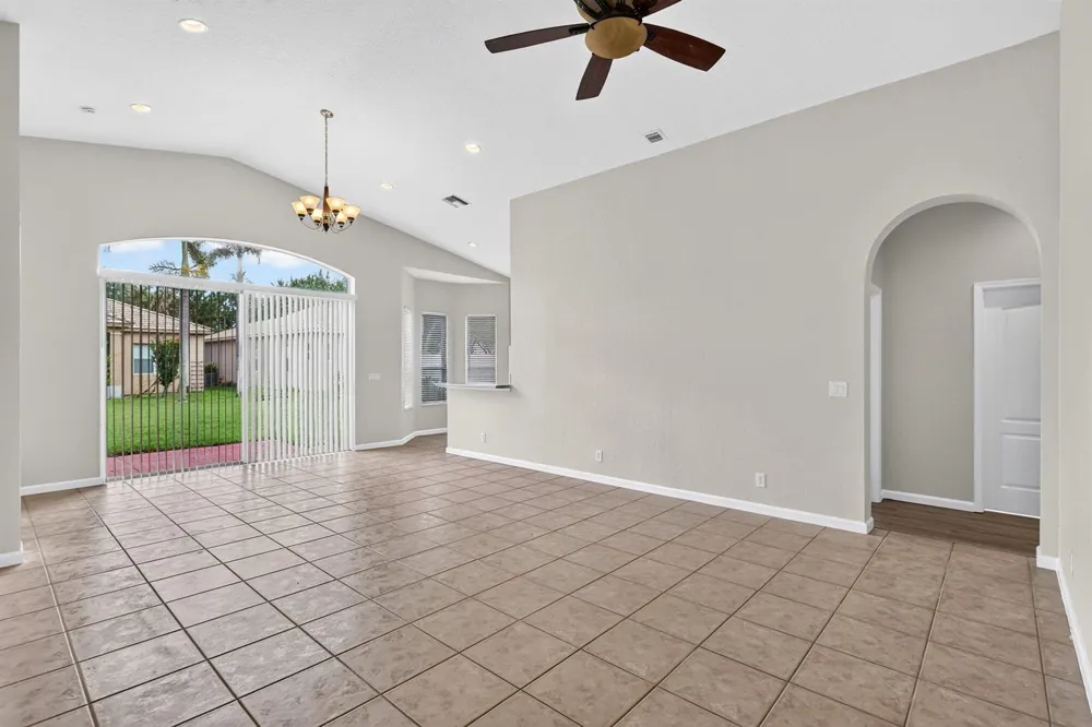 5614 SUNBERRY CIRCLE Fort Pierce, FL 34951