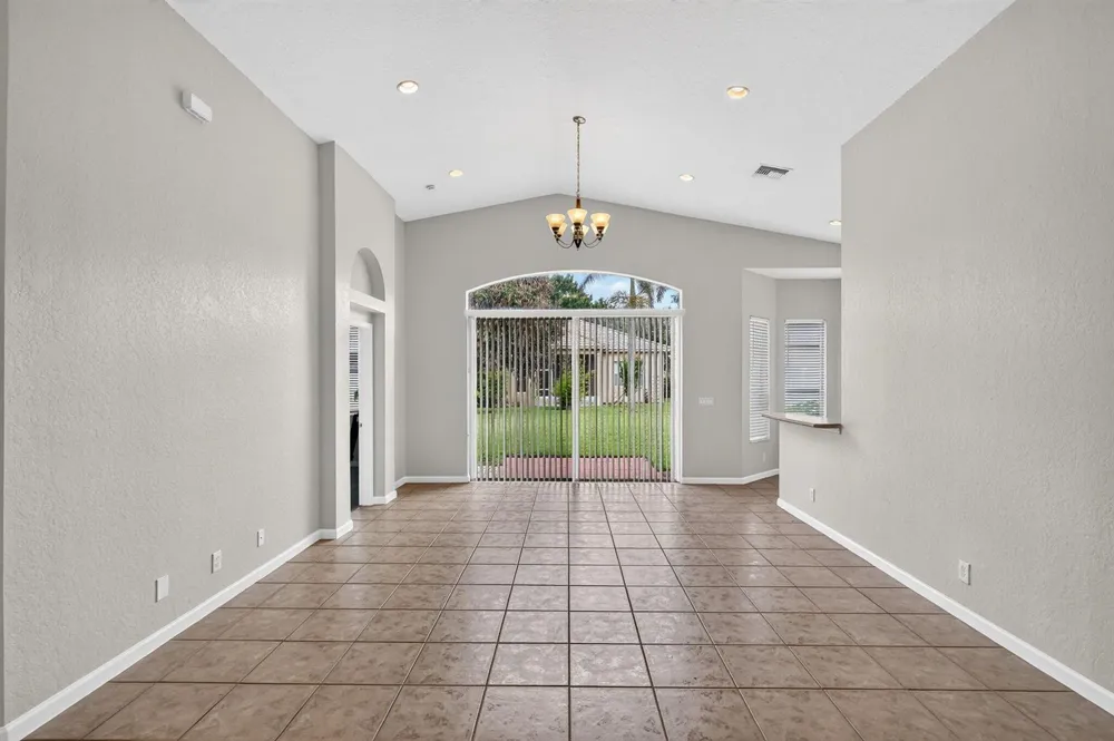 5614 SUNBERRY CIRCLE Fort Pierce, FL 34951