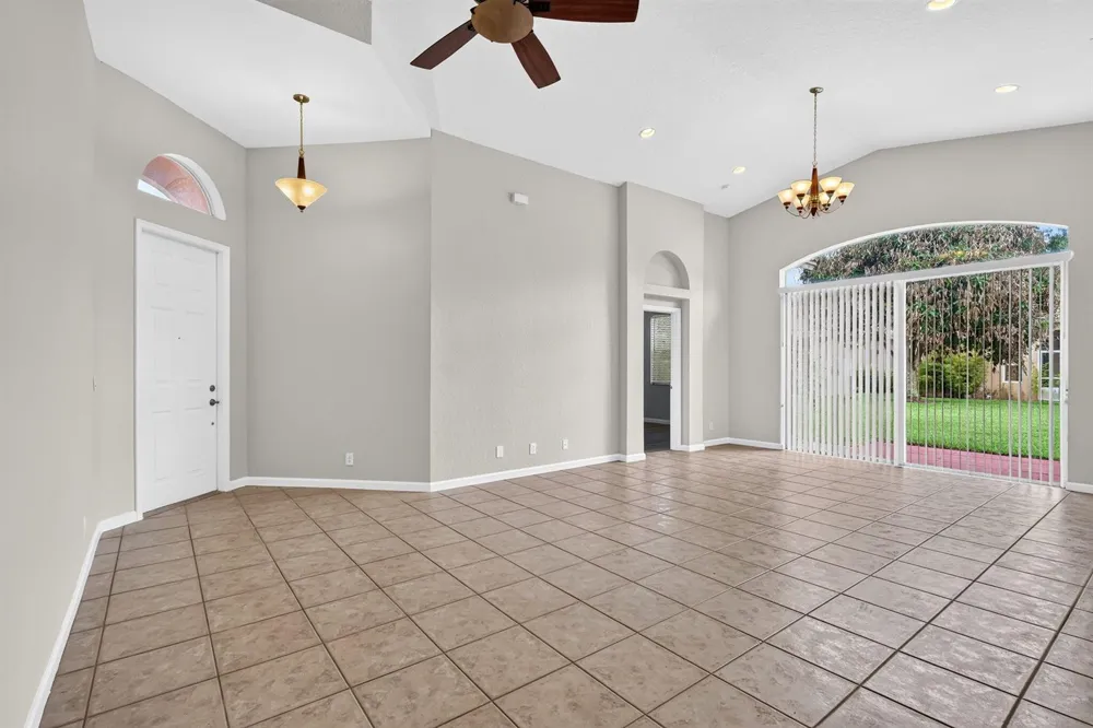 5614 SUNBERRY CIRCLE Fort Pierce, FL 34951