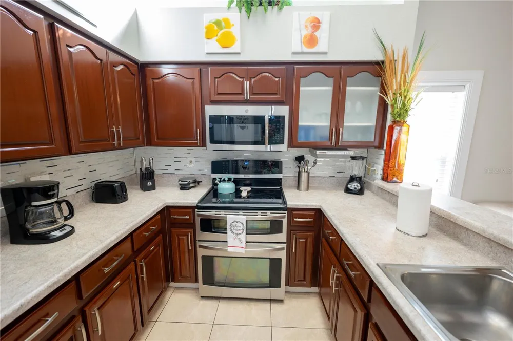 9334 PONTIAC DRIVE Tampa, FL 33626