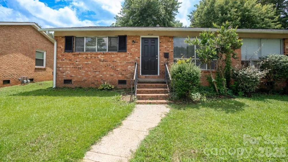 4926 Malibu Drive Charlotte, NC 28215