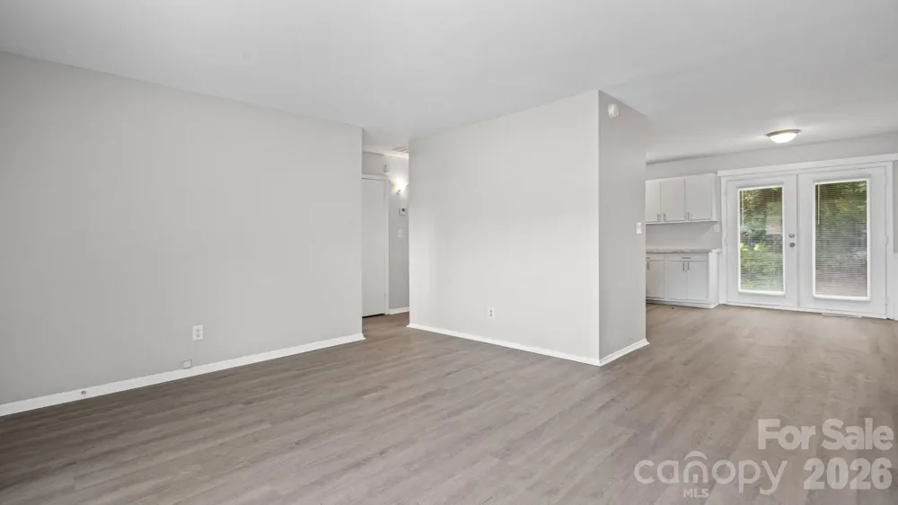 4926 Malibu Drive Charlotte, NC 28215