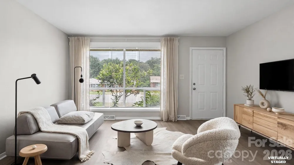 4926 Malibu Drive Charlotte, NC 28215