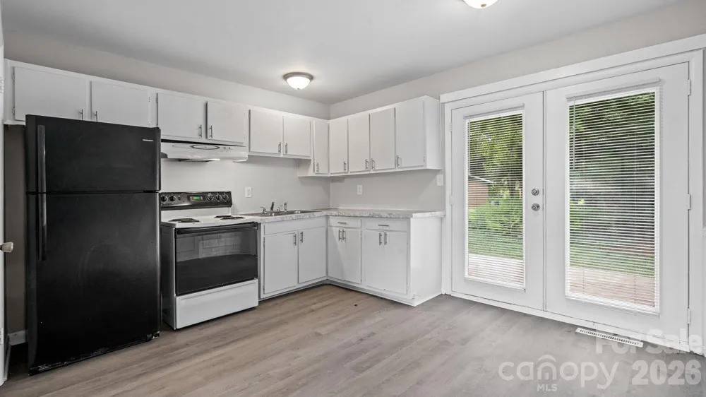 4926 Malibu Drive Charlotte, NC 28215