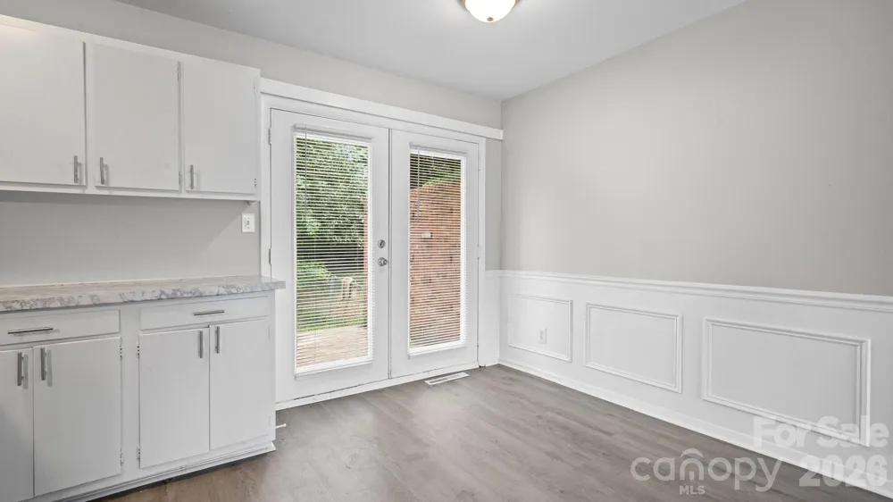 4926 Malibu Drive Charlotte, NC 28215