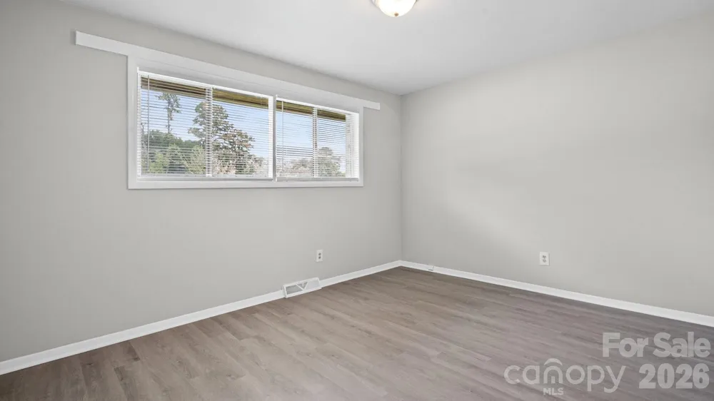 4926 Malibu Drive Charlotte, NC 28215