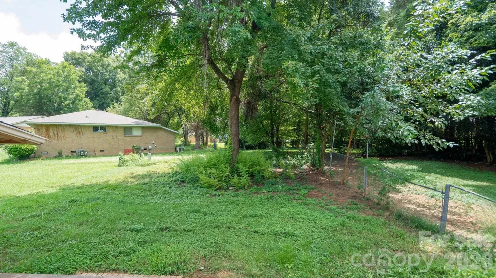 4926 Malibu Drive Charlotte, NC 28215