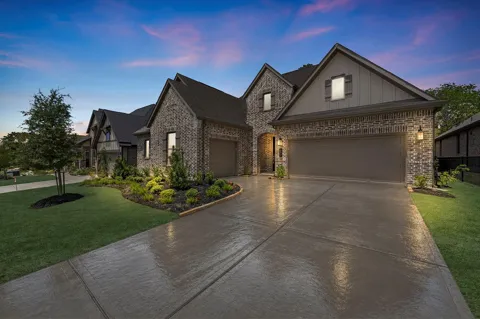 10014 Larkin Cove