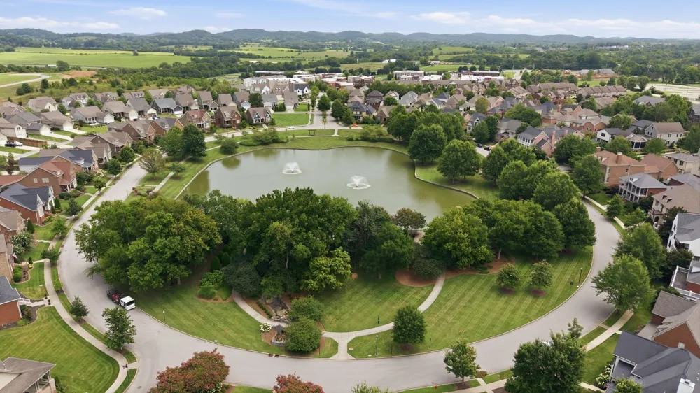 3387 Vinemont Drive Thompsons Station, TN 37179