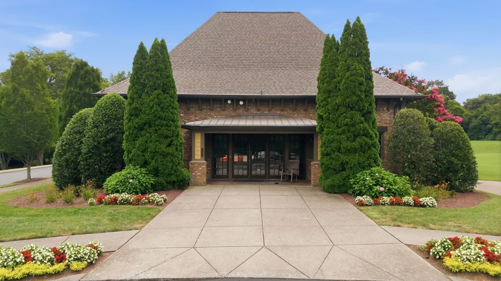 3387 Vinemont Drive Thompsons Station, TN 37179