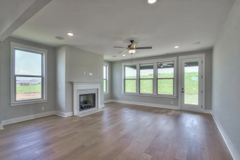 3387 Vinemont Drive Thompsons Station, TN 37179