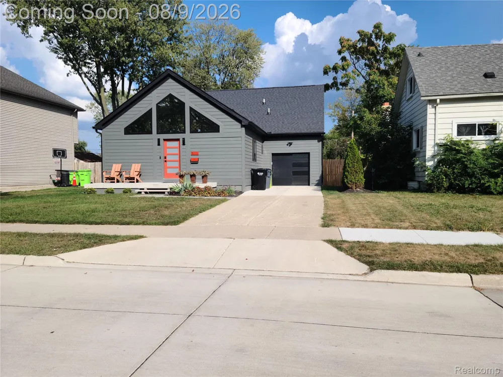 26514 Barrington Street E Madison Heights City, MI 48071