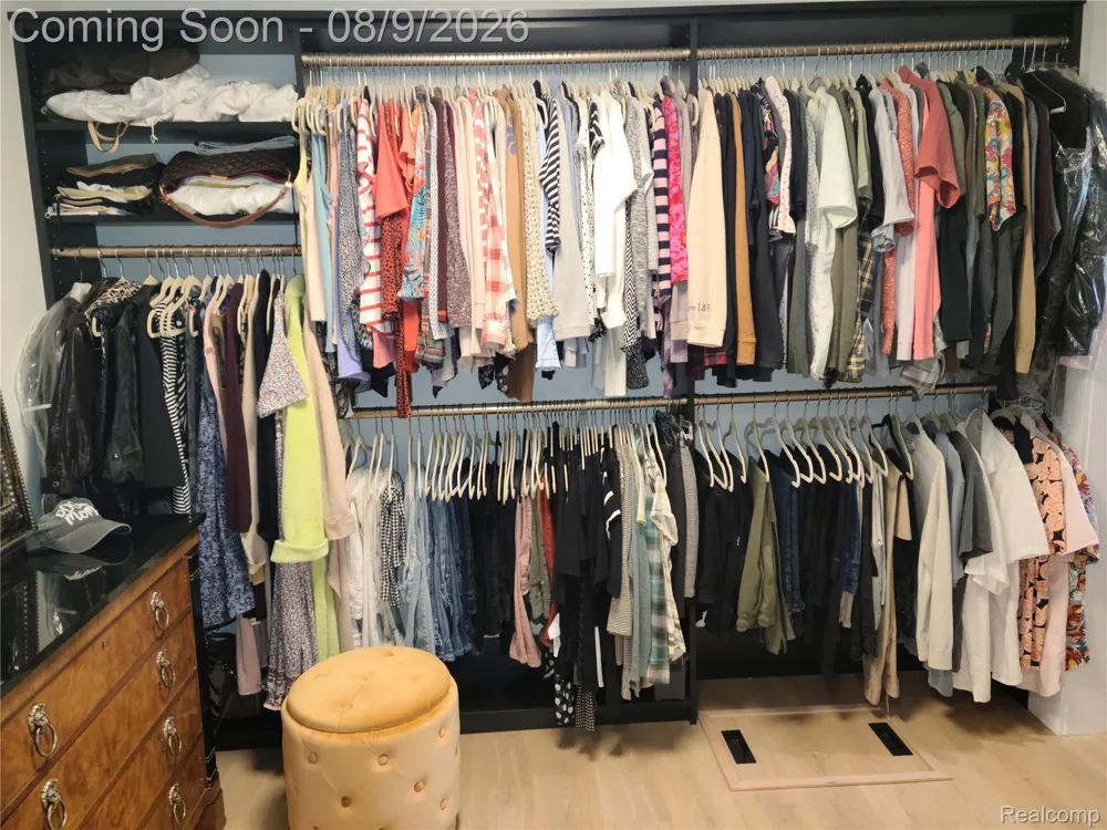 26514 Barrington Street E Madison Heights City, MI 48071