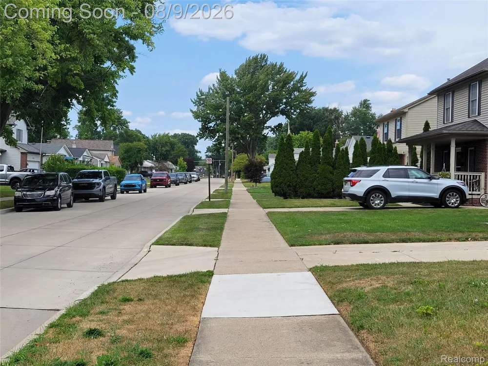 26514 Barrington Street E Madison Heights City, MI 48071