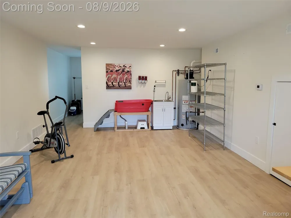 26514 Barrington Street E Madison Heights City, MI 48071