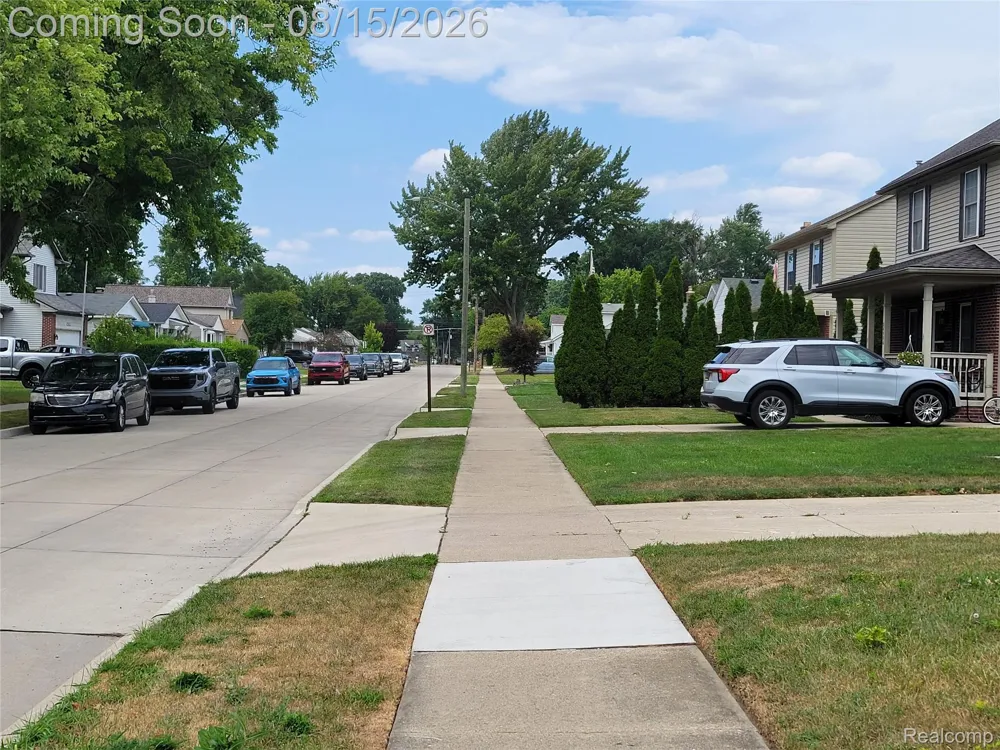 26514 Barrington Street E Madison Heights City, MI 48071