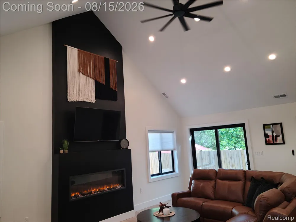 26514 Barrington Street E Madison Heights City, MI 48071