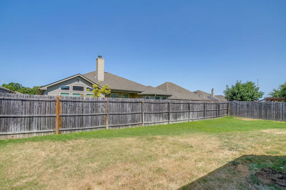 213 Marina Drive Azle, TX 76020