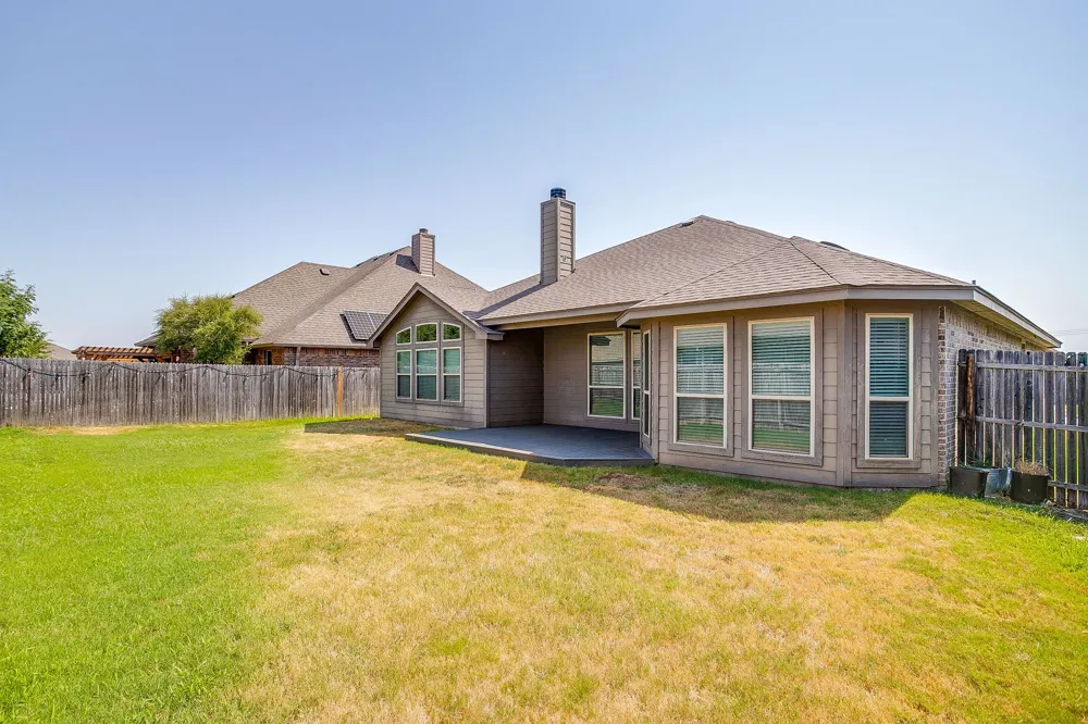 213 Marina Drive Azle, TX 76020