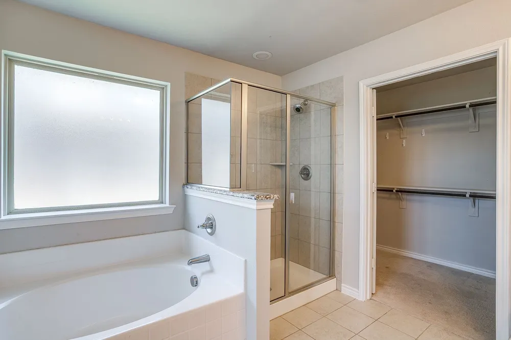 213 Marina Drive Azle, TX 76020