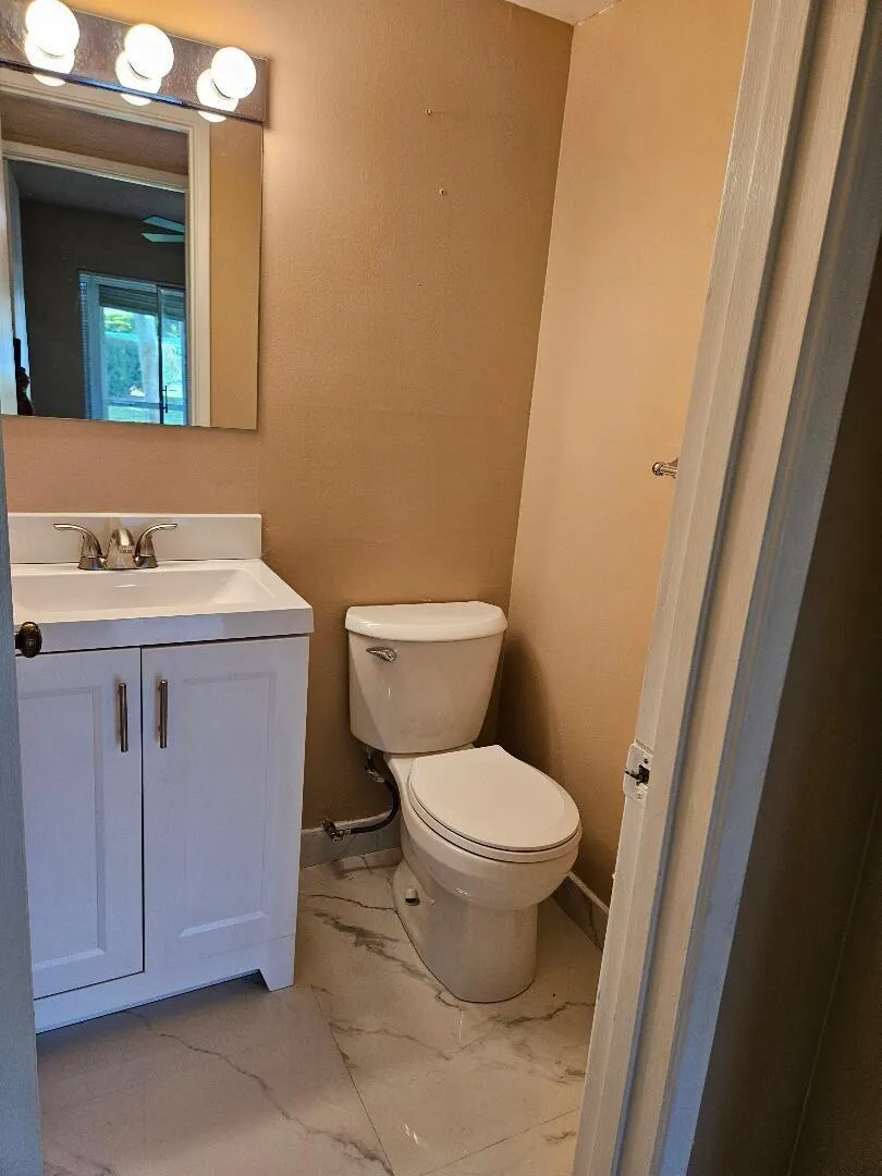 300 VILLAGE GREEN CIRCLE S #114 Palm Springs, FL 33461