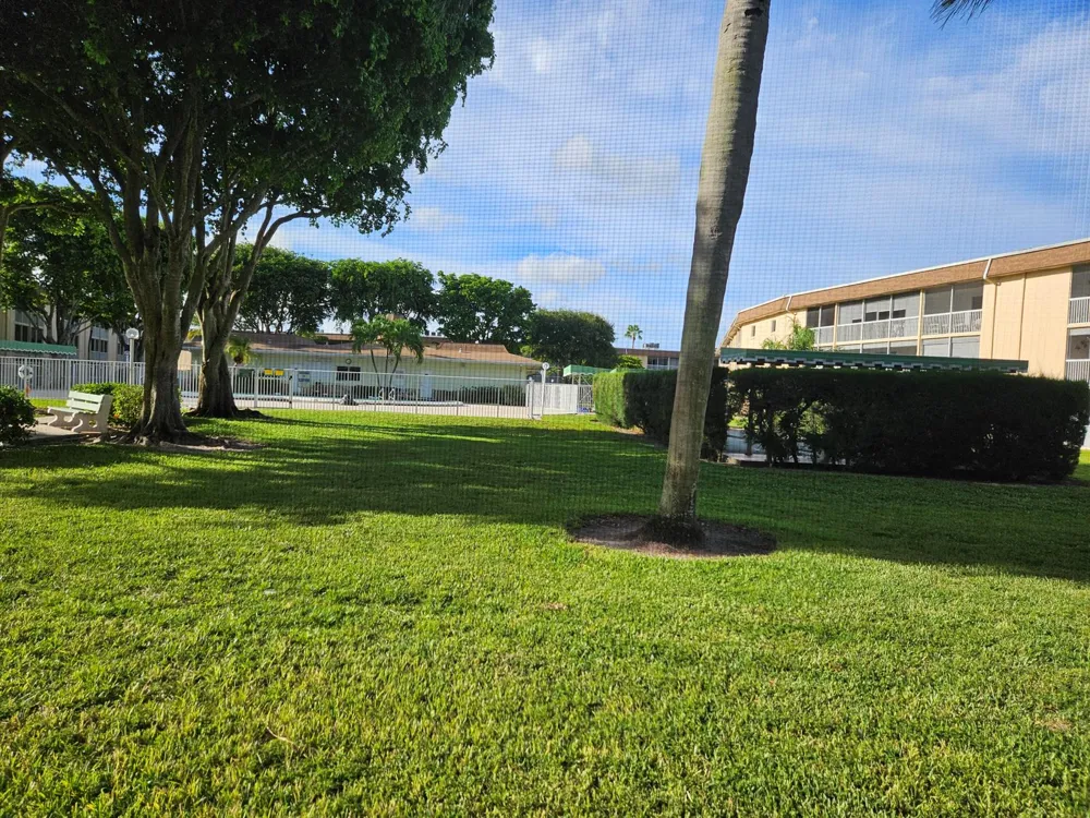 300 VILLAGE GREEN CIRCLE S #114 Palm Springs, FL 33461