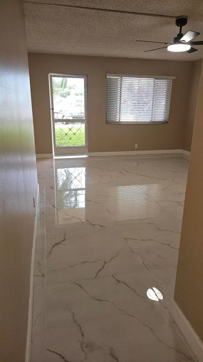 300 VILLAGE GREEN CIRCLE S #114 Palm Springs, FL 33461