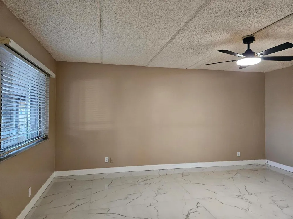 300 VILLAGE GREEN CIRCLE S #114 Palm Springs, FL 33461