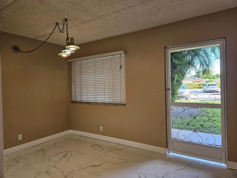 300 VILLAGE GREEN CIRCLE S #114 Palm Springs, FL 33461