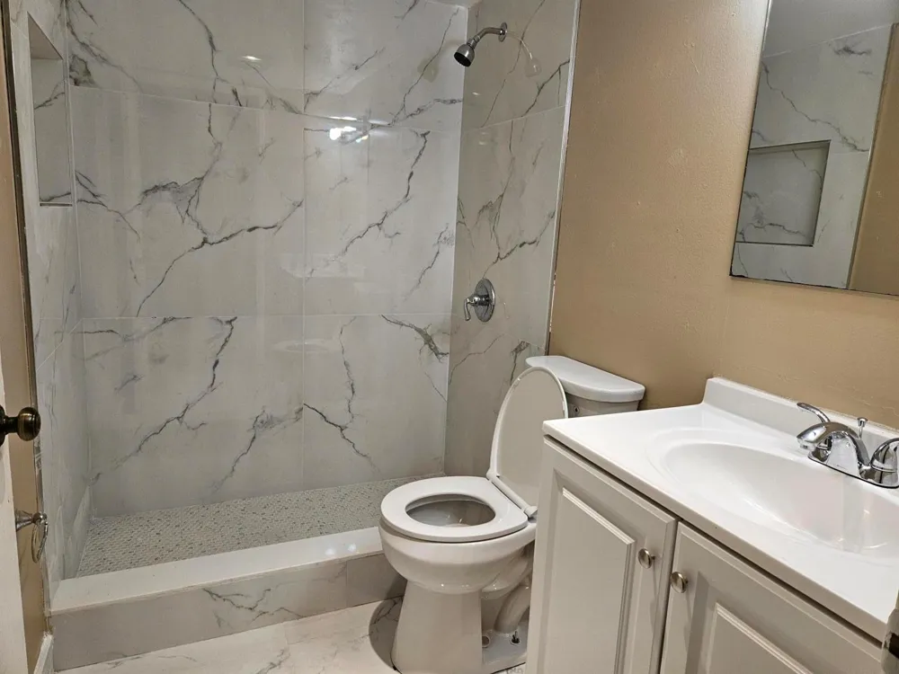 300 VILLAGE GREEN CIRCLE S #114 Palm Springs, FL 33461
