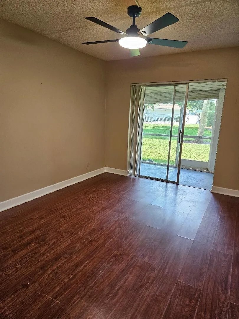300 VILLAGE GREEN CIRCLE S #114 Palm Springs, FL 33461