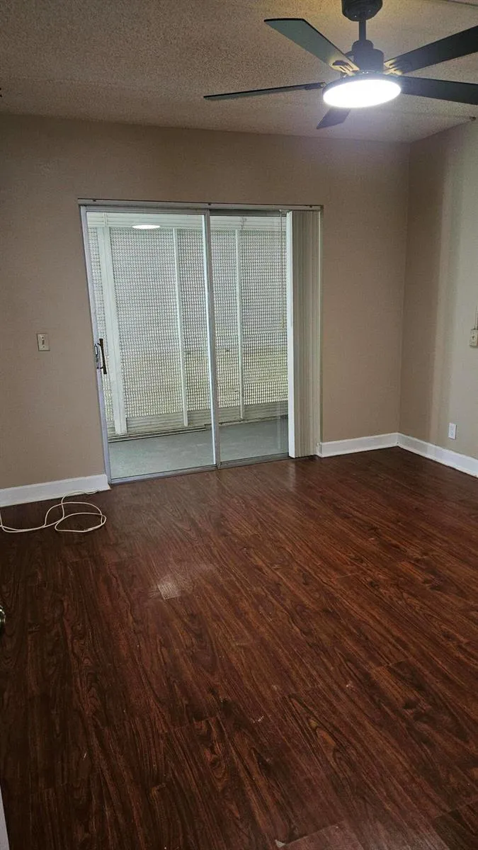 300 VILLAGE GREEN CIRCLE S #114 Palm Springs, FL 33461
