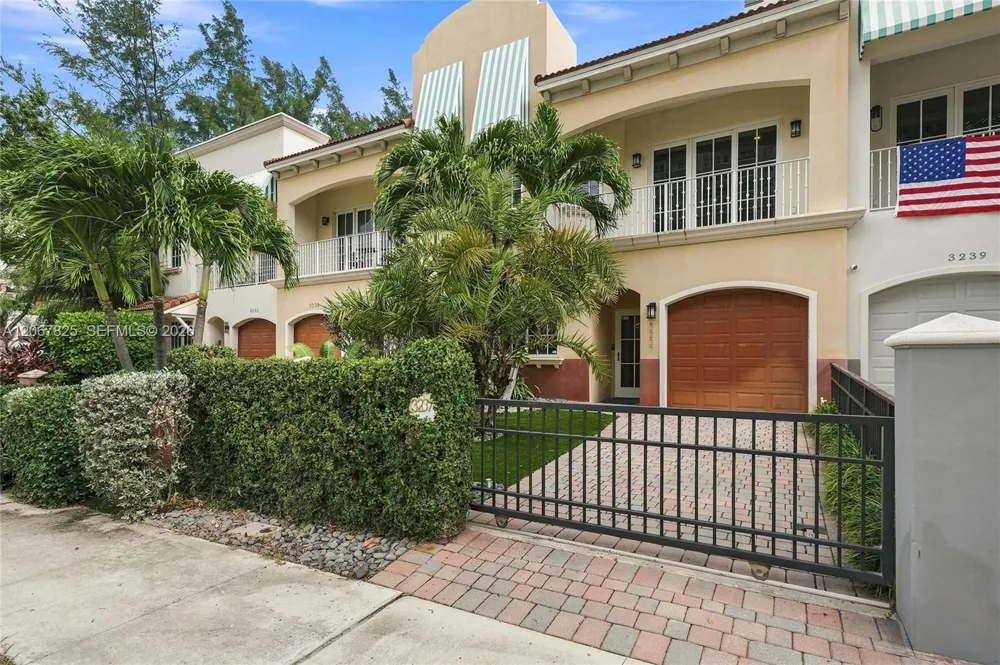 3237 NE 5th St #3237 Pompano Beach, FL 33062