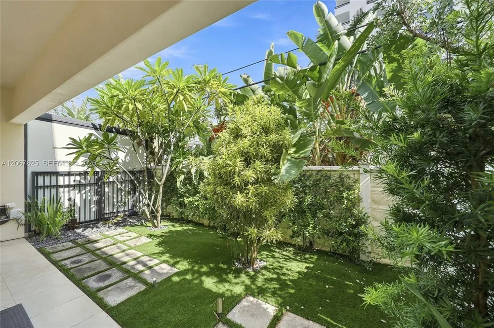 3237 NE 5th St #3237 Pompano Beach, FL 33062