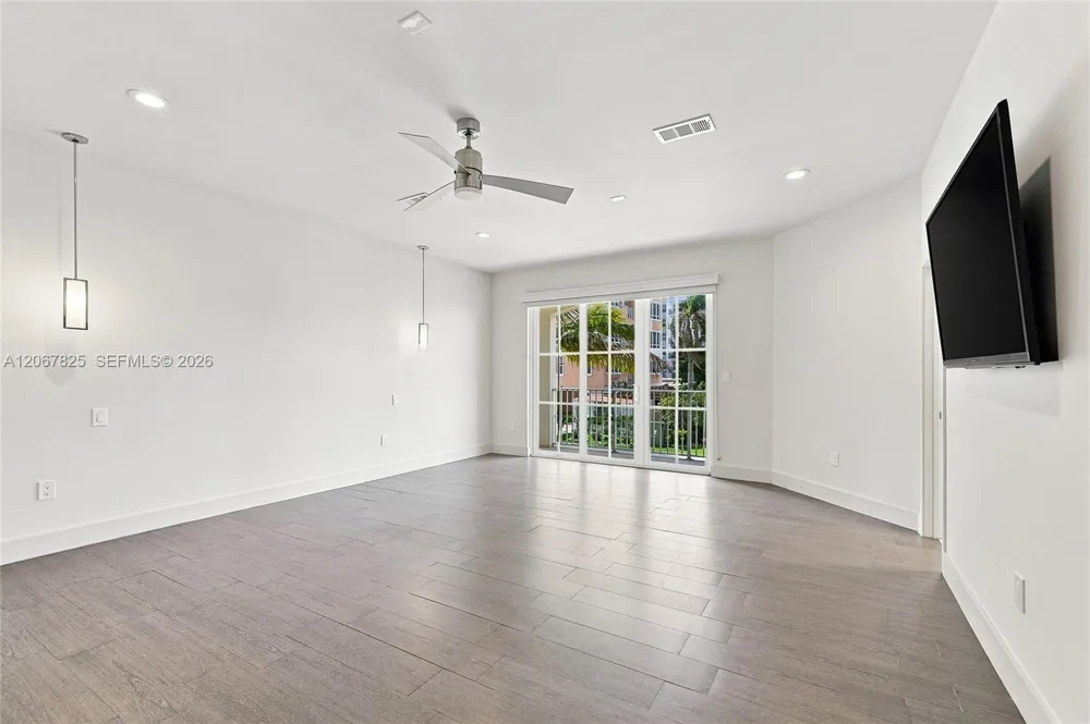 3237 NE 5th St #3237 Pompano Beach, FL 33062