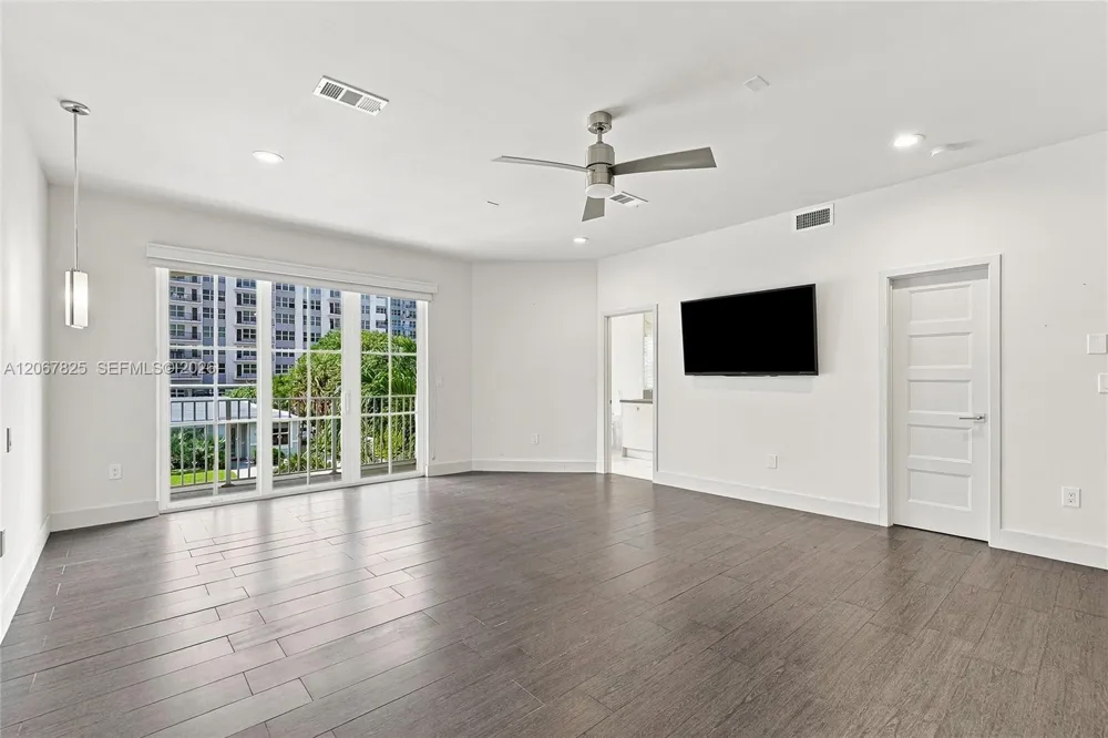 3237 NE 5th St #3237 Pompano Beach, FL 33062