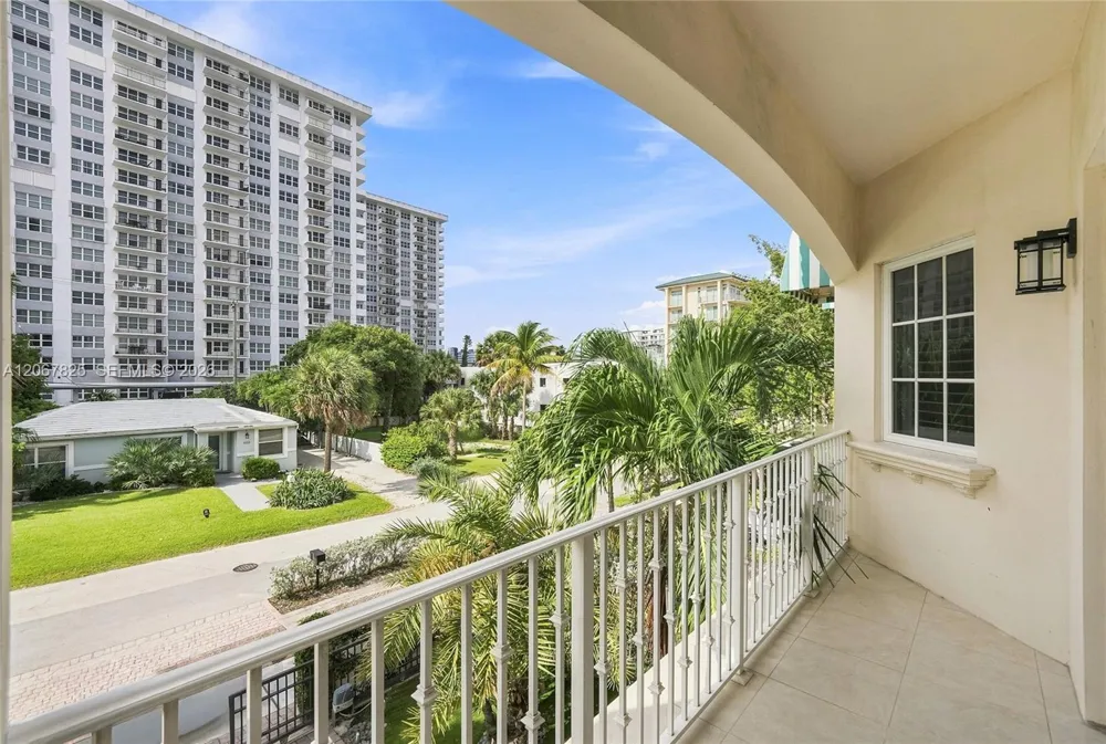 3237 NE 5th St #3237 Pompano Beach, FL 33062
