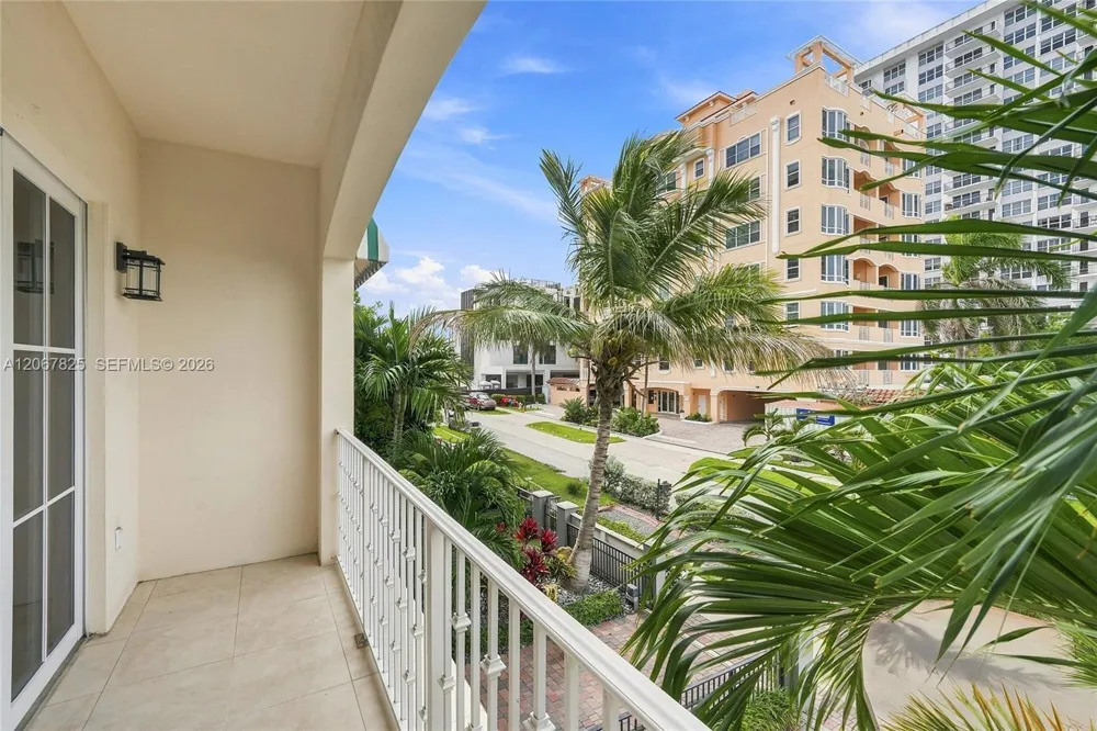3237 NE 5th St #3237 Pompano Beach, FL 33062