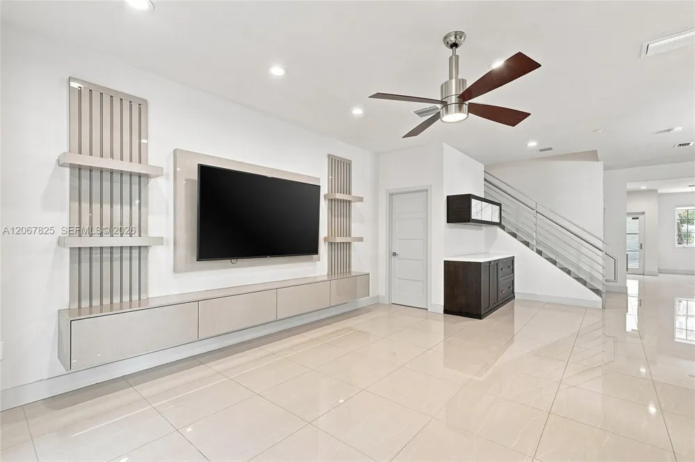 3237 NE 5th St #3237 Pompano Beach, FL 33062