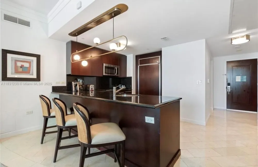 4391 Collins Avenue #623 Miami Beach, FL 33140